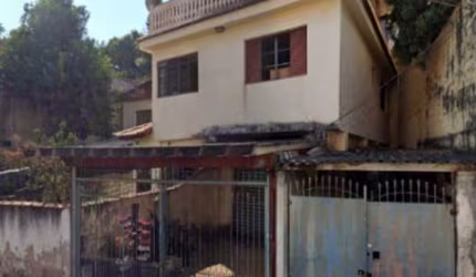 Terreno à venda no Chora Menino com 320m²