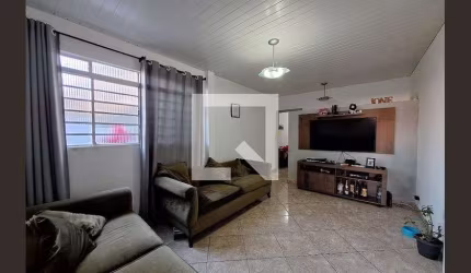 Casa à Venda - Água Fria, 4 Quartos,  241 m2