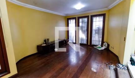 Casa à Venda - Jardim Londrina, 3 Quartos,  240 m2