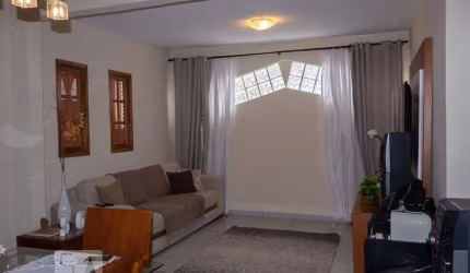 Casa à Venda - Água Fria, 3 Quartos,  240 m2