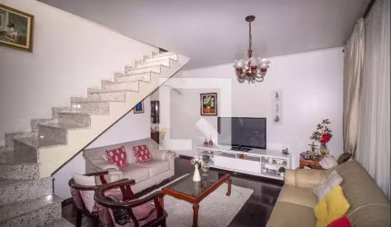 Casa à Venda - Jardim Teresa, 3 Quartos,  299 m2