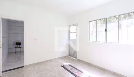 Casa à Venda - Água Fria, 1 Quarto,  80 m2