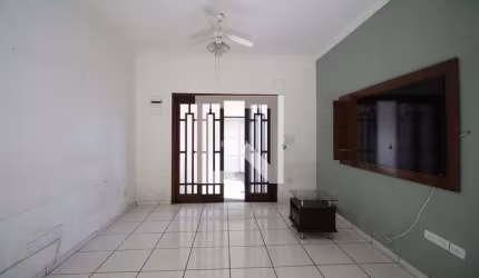 Casa à Venda - Vila Santa Clara, 2 Quartos,  200 m2