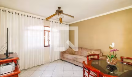 Casa à Venda - Vila Carrão, 2 Quartos,  180 m2