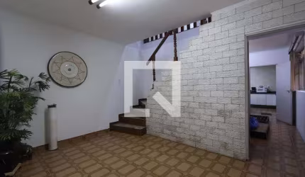 Casa à Venda - Vila Ema, 2 Quartos,  328 m2
