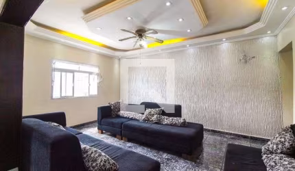 Casa à Venda - Vila Jacuí, 3 Quartos,  180 m2