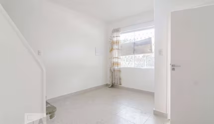 Casa à Venda - Pinheiros, 2 Quartos,  85 m2