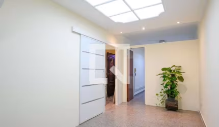 Casa à Venda - Bosque da Saúde, 2 Quartos,  50 m2