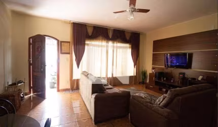 Casa à Venda - Vila Jacuí, 3 Quartos,  172 m2