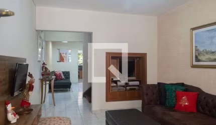 Casa à Venda - Água Fria, 3 Quartos,  98 m2
