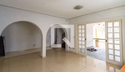Casa à Venda - Vila Carrão, 3 Quartos,  207 m2
