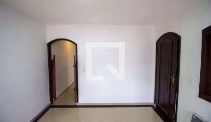 Casa à Venda - Vila Jacuí, 3 Quartos,  250 m2