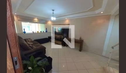 Casa à Venda - Jardim Felicidade, 3 Quartos,  160 m2