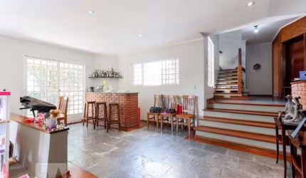 Casa à Venda - Jardim Peri, 3 Quartos,  370 m2