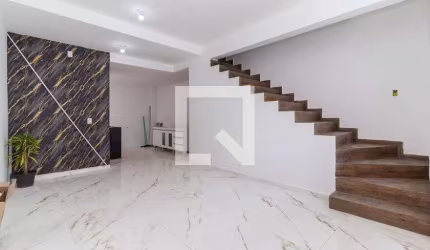 Casa à Venda - Vila Jacuí, 2 Quartos,  120 m2