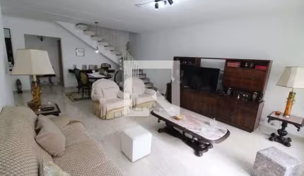 Casa à Venda - Água Fria, 3 Quartos,  220 m2