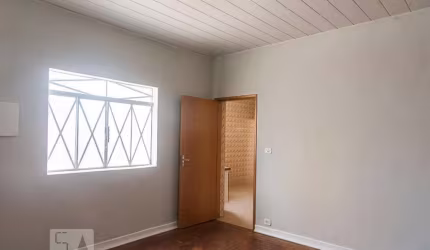 Casa à Venda - Bosque da Saúde, 2 Quartos,  210 m2
