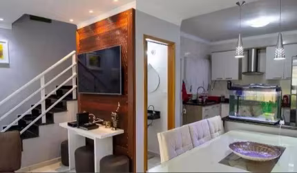 Casa de Condominio á venda com 160m² 4 quartos 2 vagas de garagem na Vila Prudente.