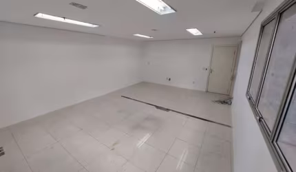 Sala Comercial no Edifício Itaim Tower com 41m² na Vila Olimpia