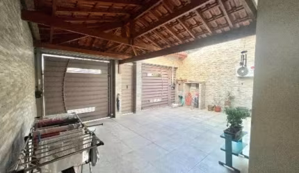 Sobrado à venda na Vila Carrão com 180m² 4 dormitórios 1 suíte 3 banheiros 4 vagas