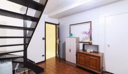 Casa à Venda - Jardim Éster Yolanda, 8 Quartos,  140 m2