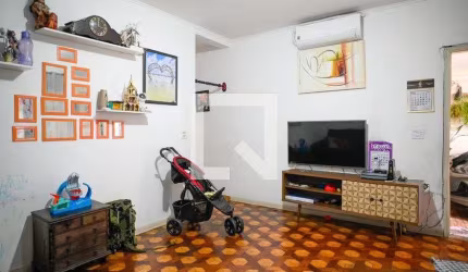 Casa à Venda - Sacomã, 2 Quartos,  276 m2