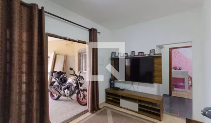 Casa à Venda - Vila Re, 2 Quartos,   m2