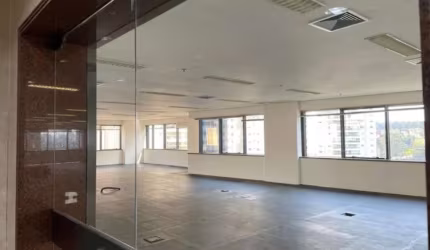 Conjunto comercial no Brooklin com 258m²