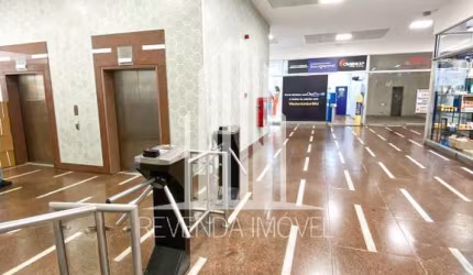 Salão Comercial para Locação na República, São Paulo-SP: 1 Sala, 33m² de Área