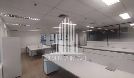 Excelente Oportunidade: Sala Comercial Mobiliada de Alto Padrão em Pinheiros, São Paulo-SP - 1 Sala, 2 Banheiros, 2 Vagas, 120m²!