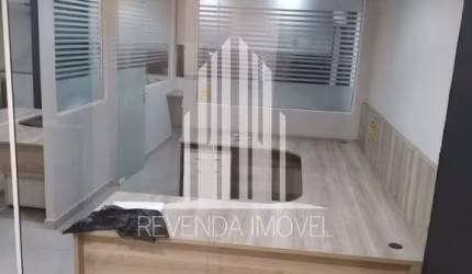 Sala Comercial de Alto Padrão para Locação no Centro de São Paulo-SP: 2 Salas, 74,00 m² de Área.