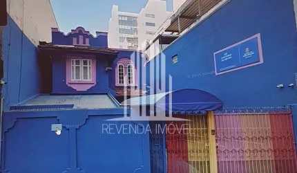 Casa Comercial no Jardim Paulista - São Paulo-SP: 2 Banheiros, 2 Vagas e 408m² de Área!