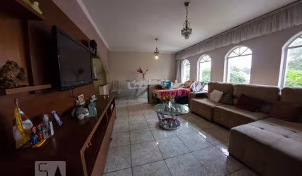 Casa à Venda - Água Fria, 4 Quartos,  177 m2