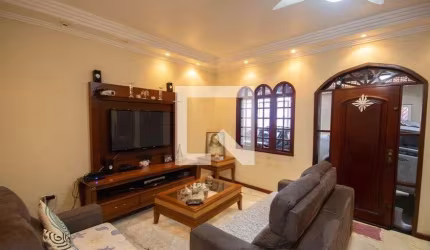 Casa à Venda - Vila Constança , 6 Quartos,  147 m2