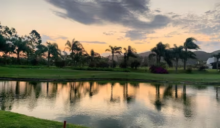 Terrenos no Renomado Costão Golf Disponíveis para Compra