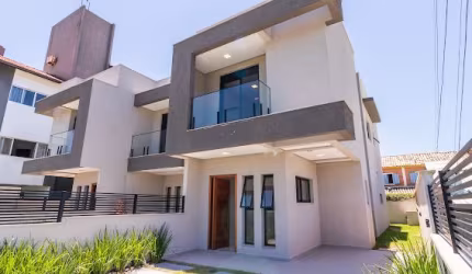Casa Sobrado para venda em Ponta das Canas!