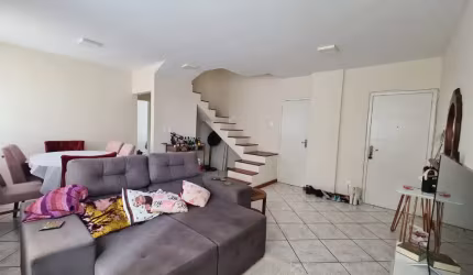 Cobertura Duplex de 3 Quartos na Agronômica Florianópolis