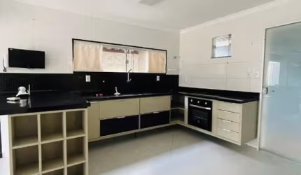 Casa com 4 quartos à venda na Rua Ana C B Dias, Buraquinho, Lauro de Freitas, 240 m2 por R$ 800.000