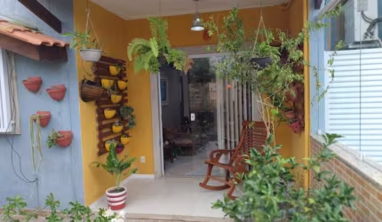 Casa em condomínio fechado com 3 quartos à venda na Rua Jockey Club, Parque Jockey Clube, Lauro de Freitas, 10 m2 por R$ 550.000