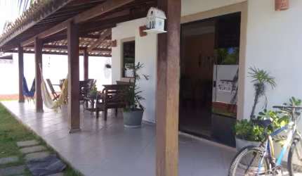 Casa em condomínio fechado com 4 quartos à venda na Rua Priscila B Dutra, Buraquinho, Lauro de Freitas, 377 m2 por R$ 1.100.000