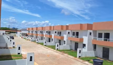 Casa em condomínio fechado com 4 quartos à venda na Rua Francisco das Mercês, Buraquinho, Lauro de Freitas, 128 m2 por R$ 630.000