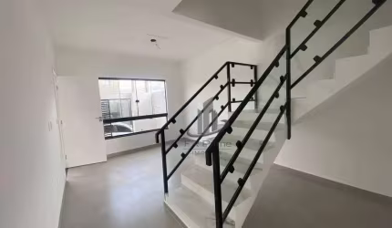 Maravilhosa Casa TRIPLEX  com 3  Quartos à venda, 150 m² por R$ 850.000 - Jardim Provence  - Volta Redonda/RJ