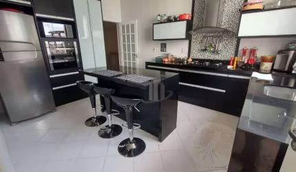 Maravilhosa casa DUPLEX com 3 quartos à venda, 273 m² por R$ 1.850.000 - Morada da Colina - Volta Redonda/RJ