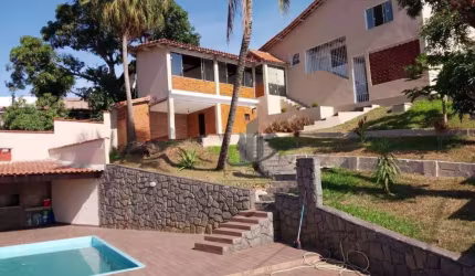 Casa Espaçosa e Aconchegante com Área de Lazer Completa - Jardim Suíça - Volta Redonda/RJ