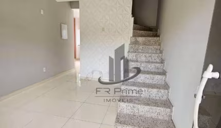 Casa Duplex  com 2 quartos, sendo 1 suíte,  à venda por R$ 289.000 - Roma - Volta Redonda/RJ