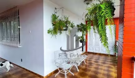 Maravilhosa casa à venda no bairro Laranjal, em Volta Redonda!!