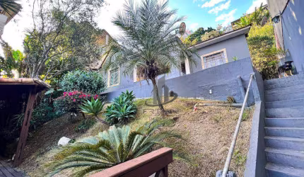 Maravilhosa casa LINEAR à venda no bairro Vila Orlandélia, em Barra Mansa!!