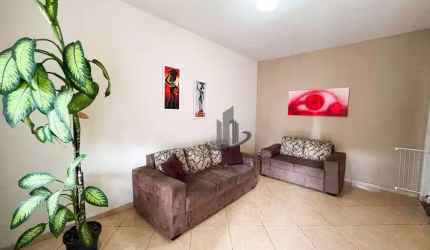 Ótima casa à venda no bairro Jardim Amália, em Volta Redonda!!