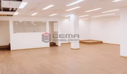Sala comercial para alugar na Rua Visconde de Inhaúma, Centro, Rio de Janeiro, 327 m2 por R$ 4.000