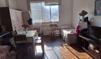 Kitnet / Stúdio à venda na Rua Siqueira Campos, Copacabana, Rio de Janeiro, 30 m2 por R$ 400.000